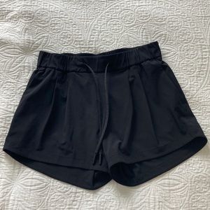 Lululemon Stroll at Sundown Mid-Rise Short 3"